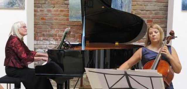 Eröffnungskonzert: Ingrid Wessels am Piano und Natalia Kazakova am Violoncello. (Foto: Gemeinde Wachtberg/mm)