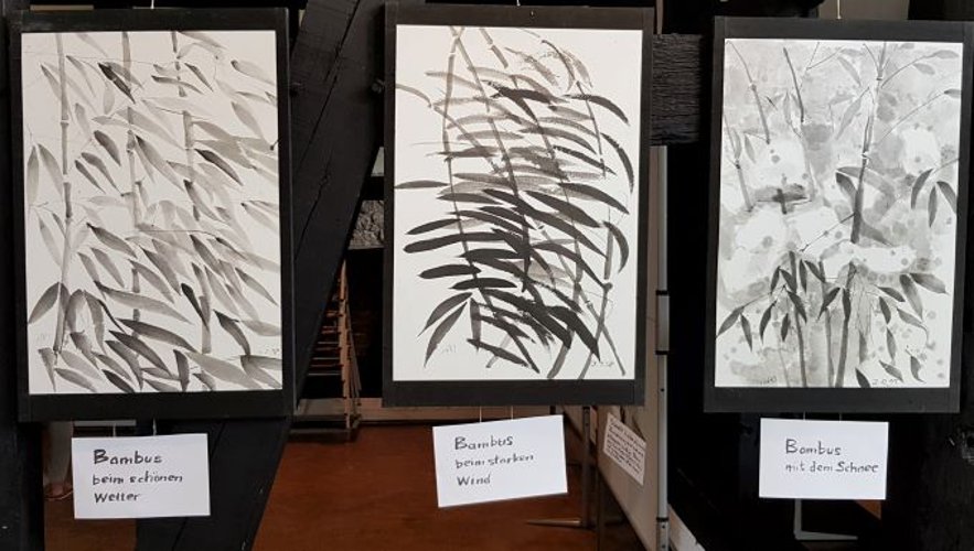 Drei unterschiedliche Bambus-Darstellungen als Tuschmalerei. (Foto: Gemeinde Wachtberg/mf)