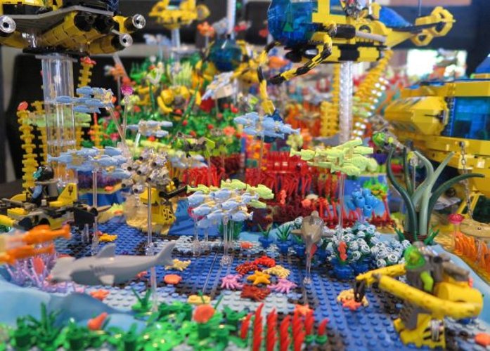 Faszinierendes Lego-„Unterwasser-Riff“ von Heinz Welp. (Foto: Gemeinde Wachtberg/mm)