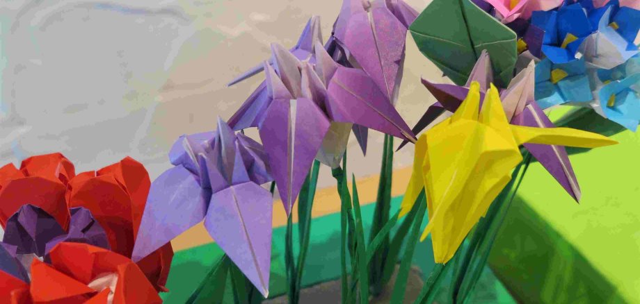 Blumen – als Origami-Kunst. (Foto: Gemeinde Wachtberg/mm) 