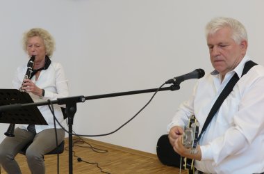 Henseler Hof – Musik vom Duo „Blue Moon“. (Foto: Gemeinde Wachtberg/mm)