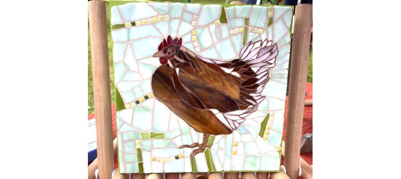 Huhn aus Mosaiksteinen von Regina Menzen