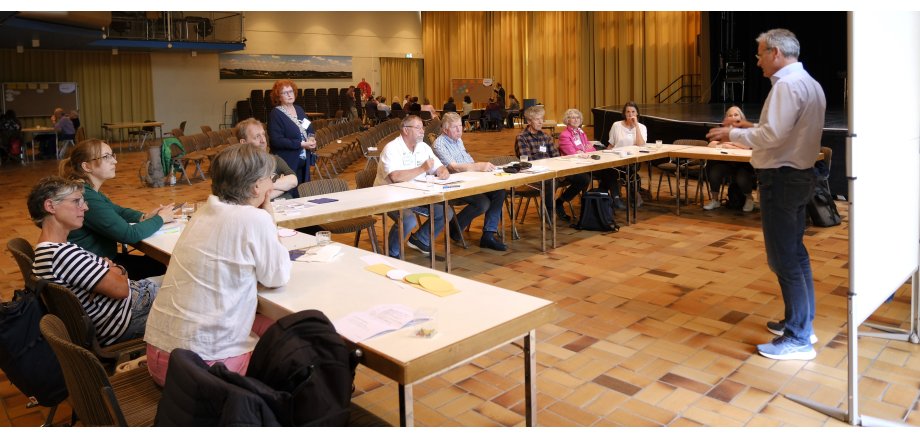 Sozialraumkonferenz: In Arbeitsgruppen wurden verschiedene Themenbereiche erörtert. (Blick auf eine Arbeitsgruppe)