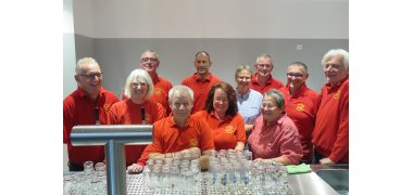 Henseler Hof – das Team der KG Rot-Gold sorgte für die Getränke. (Foto: Gemeinde Wachtberg/mm)